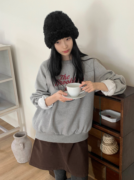 [98°C] Dining Printed Fleece Sweatshirt