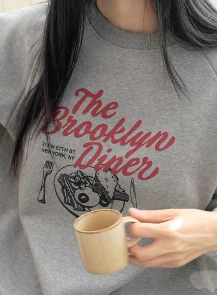 [98°C] Dining Printed Fleece Sweatshirt