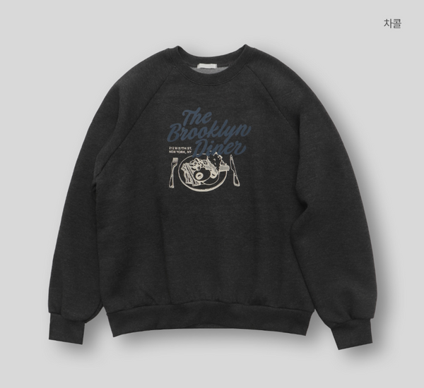 [98°C] Dining Printed Fleece Sweatshirt