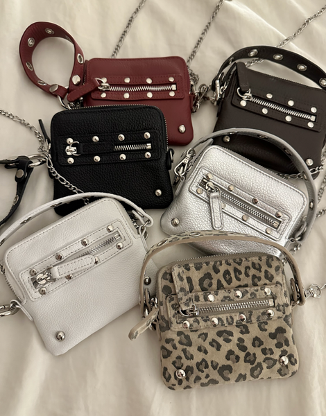 [DEINET] DEINET STUD CROSS CHAIN WALLET