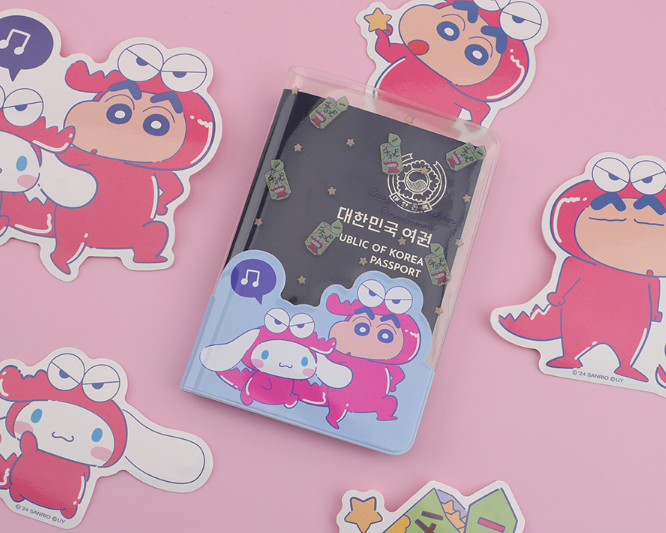 [CRAYON SHINCHAN 蠟筆小新] Cinnamoroll Passport Case