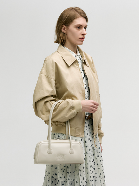 [MARGESHERWOOD] SOFT BAGUETTE BAG Cream Plain