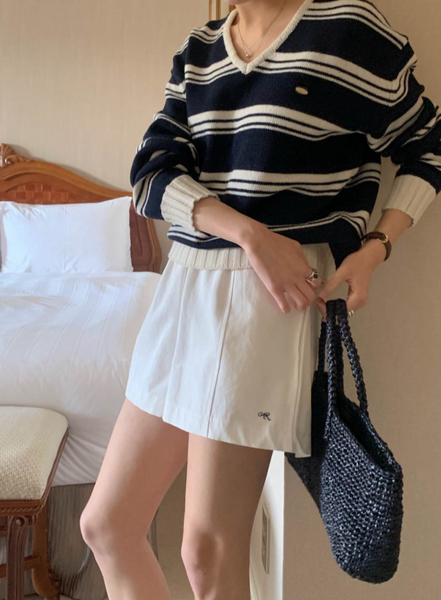 (現貨) - ♡ o'pparel ♡ Yuri Stripe Knit  (Navy)