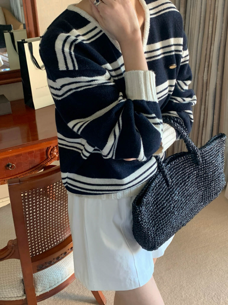 (現貨) - ♡ o'pparel ♡ Yuri Stripe Knit  (Navy)