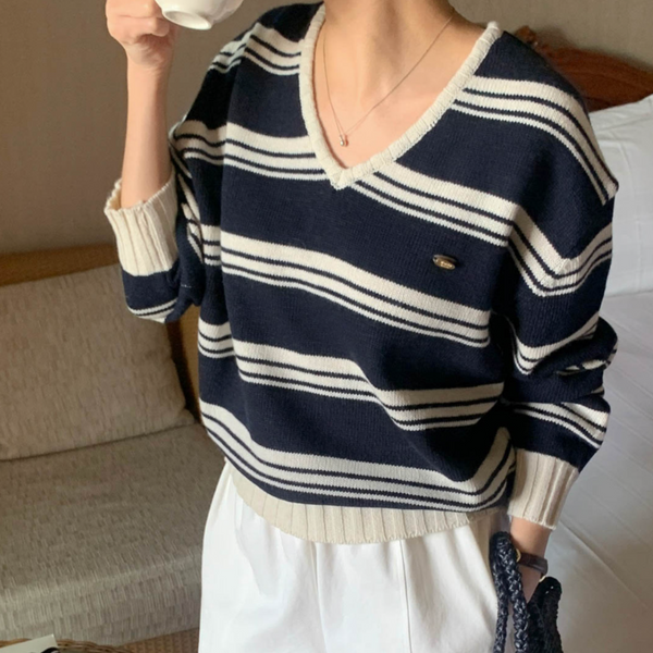 (現貨) - ♡ o'pparel ♡ Yuri Stripe Knit  (Navy)