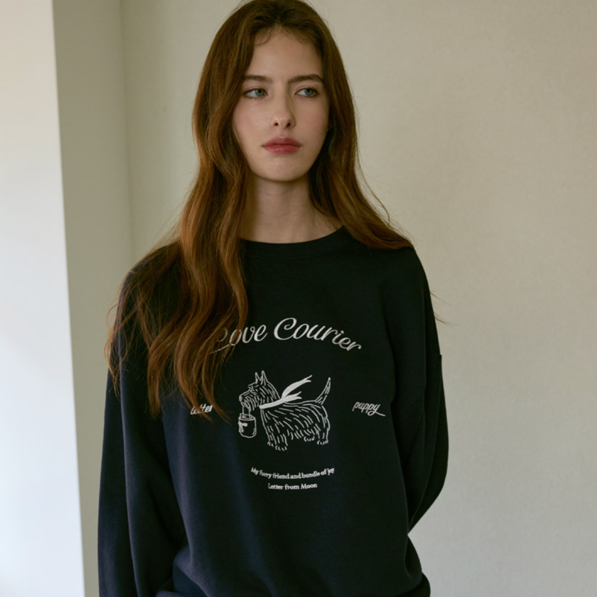 [Letter from Moon] Love Carrier Sweatshirt (Navy)