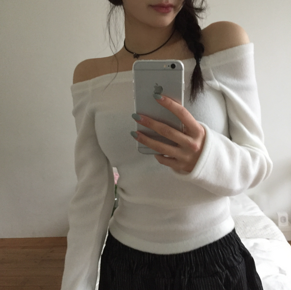 [MODIMOOD] Off Shoulder Fleece Tee