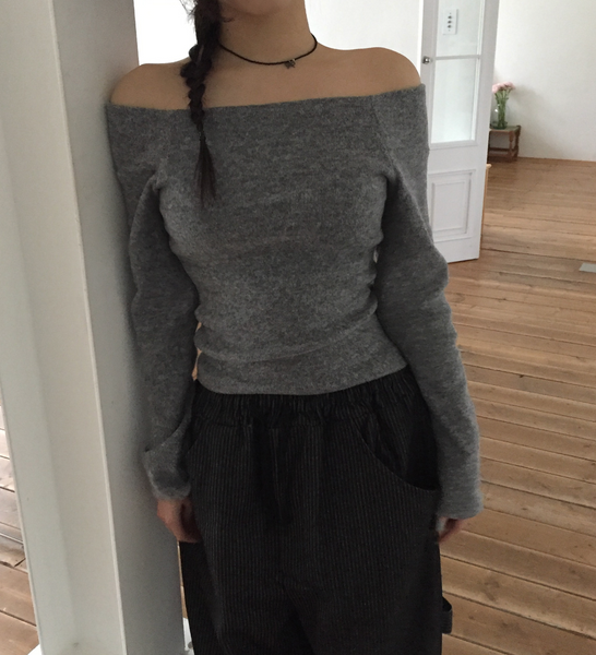 [MODIMOOD] Off Shoulder Fleece Tee