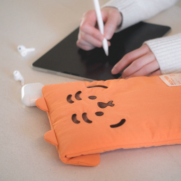 [MUZIK TIGER] Tiger Slim Laptop Pouch (Orange)