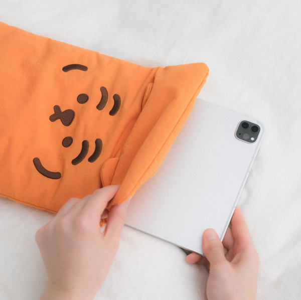 [MUZIK TIGER] Tiger Slim Laptop Pouch (Orange)