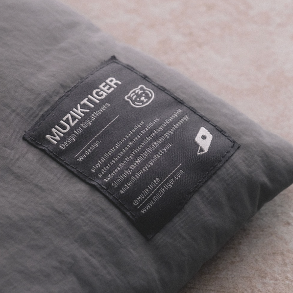 [MUZIK TIGER] Tiger Slim Laptop Pouch (Charcoal)