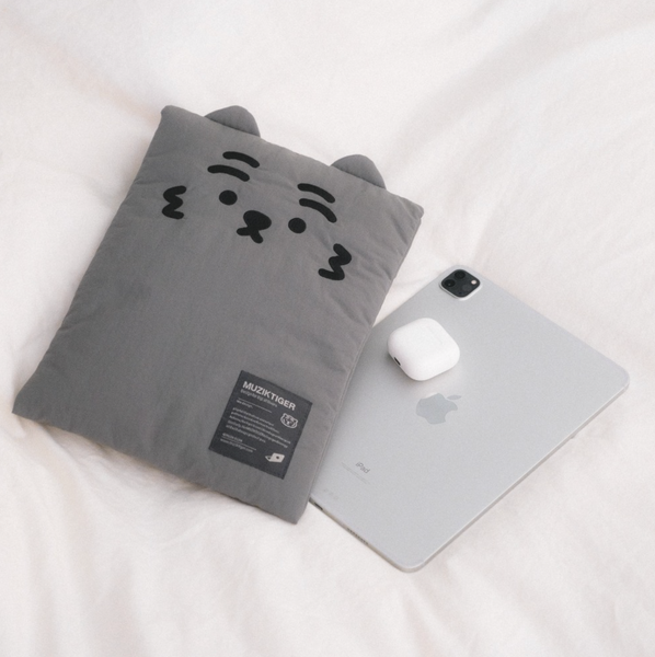 [MUZIK TIGER] Tiger Slim Laptop Pouch (Charcoal)