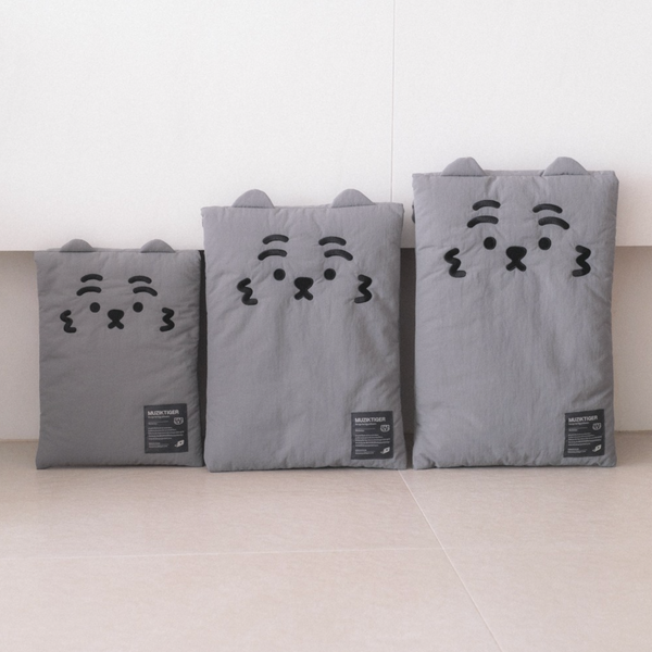 [MUZIK TIGER] Tiger Slim Laptop Pouch (Charcoal)