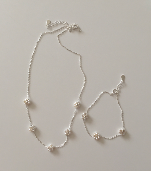 [moat] Blossom Pearl Necklace (silver925)