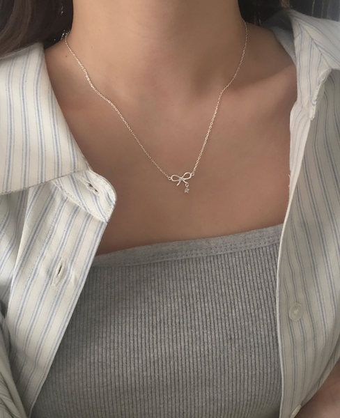 [moat] Lovely Ribbon Necklace (silver925)