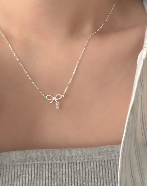 [moat] Lovely Ribbon Necklace (silver925)