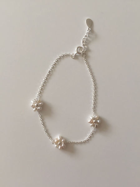 [moat] Blossom Pearl Bracelet (silver925)
