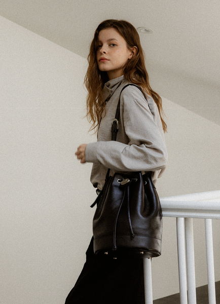 [omnipotent] Clé de bucket bag Black