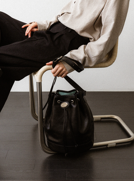 [omnipotent] Clé de bucket bag Black