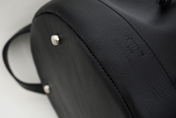 [omnipotent] Clé de bucket bag Black