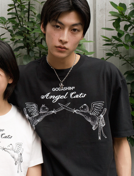[GODASHIN] ANGEL CATS T-SHIRT (BLACK)