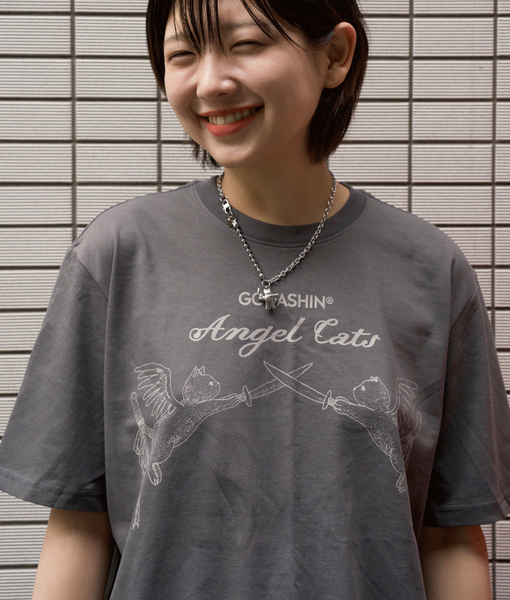 [GODASHIN] ANGEL CATS T-SHIRT (CHARCOAL)