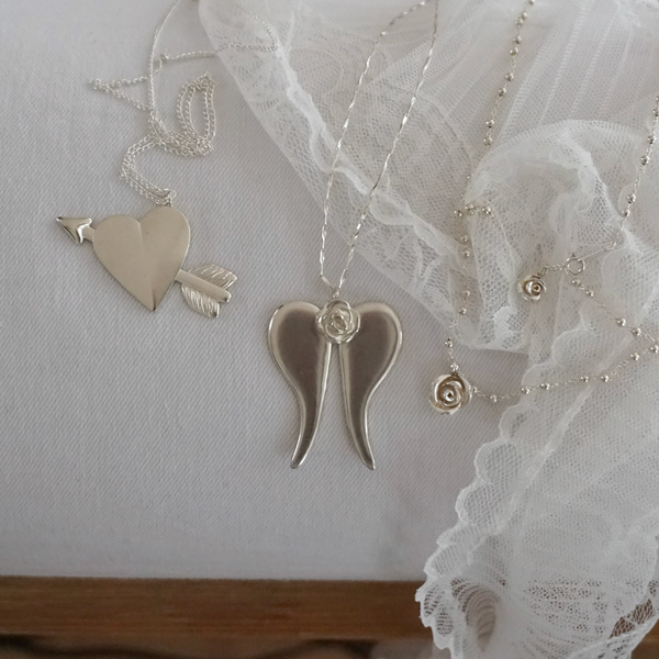 [PAIR OF LOVE] FAIRY WINGS ROSE NECKLACE