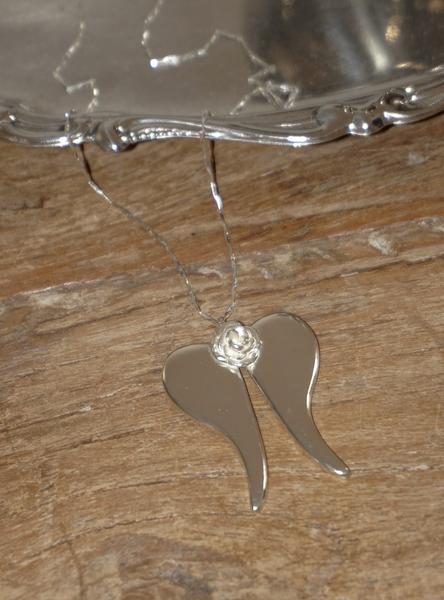 [PAIR OF LOVE] FAIRY WINGS ROSE NECKLACE