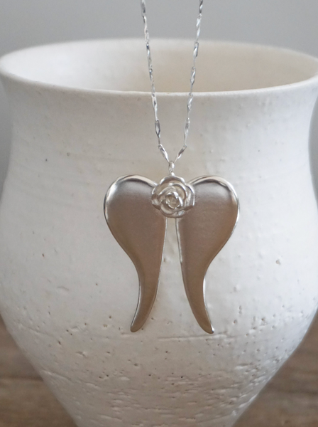 [PAIR OF LOVE] FAIRY WINGS ROSE NECKLACE