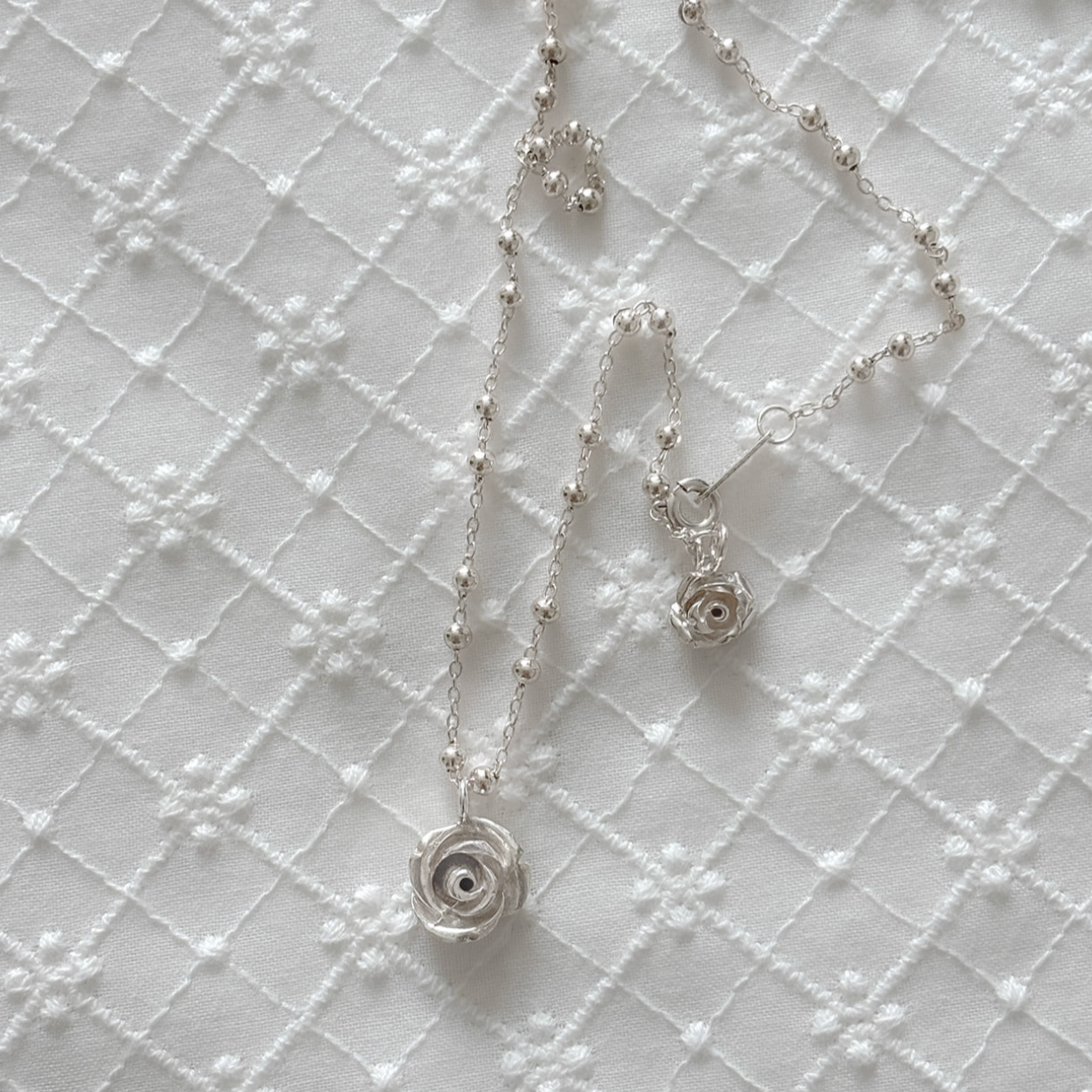 [PAIR OF LOVE] ANGEL ROSE ROSE NECKLACE