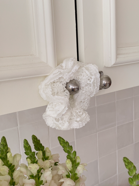 [SOYE PI-NE] Dorothy Punching Lace Scrunchy Hair Strap