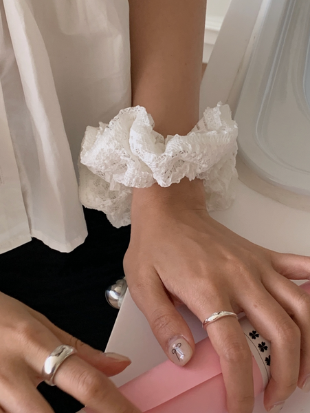 [SOYE PI-NE] Dorothy Punching Lace Scrunchy Hair Strap