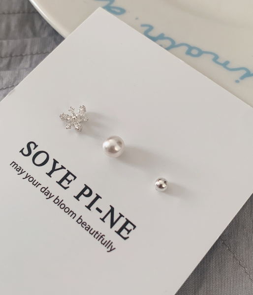 [SOYE PI-NE] Riley Flower Pearl Piercing Set