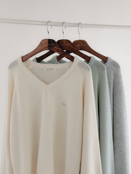 [SLOWAND] # SLOWMADE Cotton Garment Symbol V-neck Knitwear