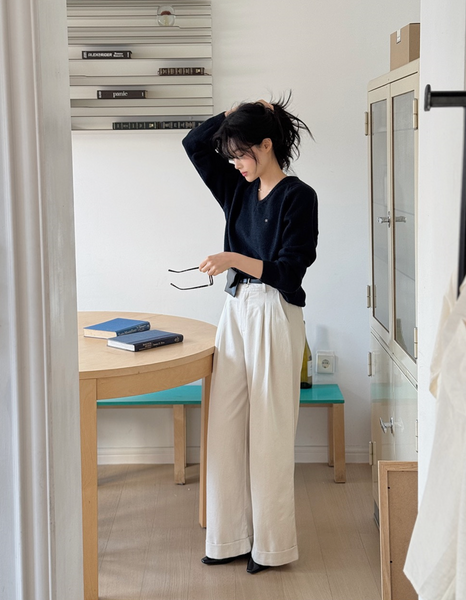 [SLOWAND] # SLOWMADE Cotton Garment Symbol V-neck Knitwear