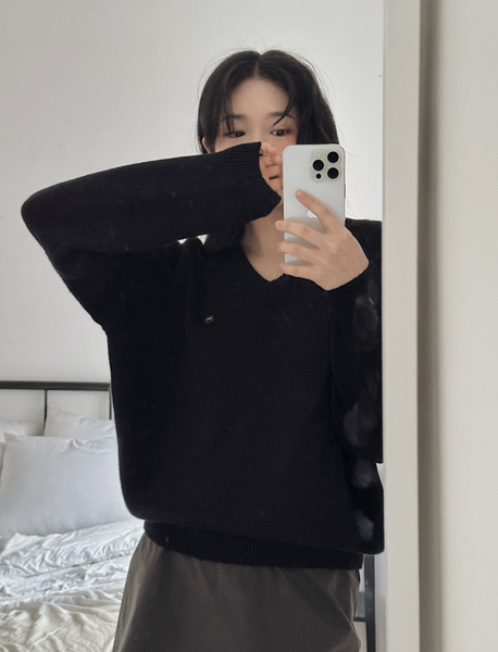 [SLOWAND] # SLOWMADE Cotton Garment Symbol V-neck Knitwear