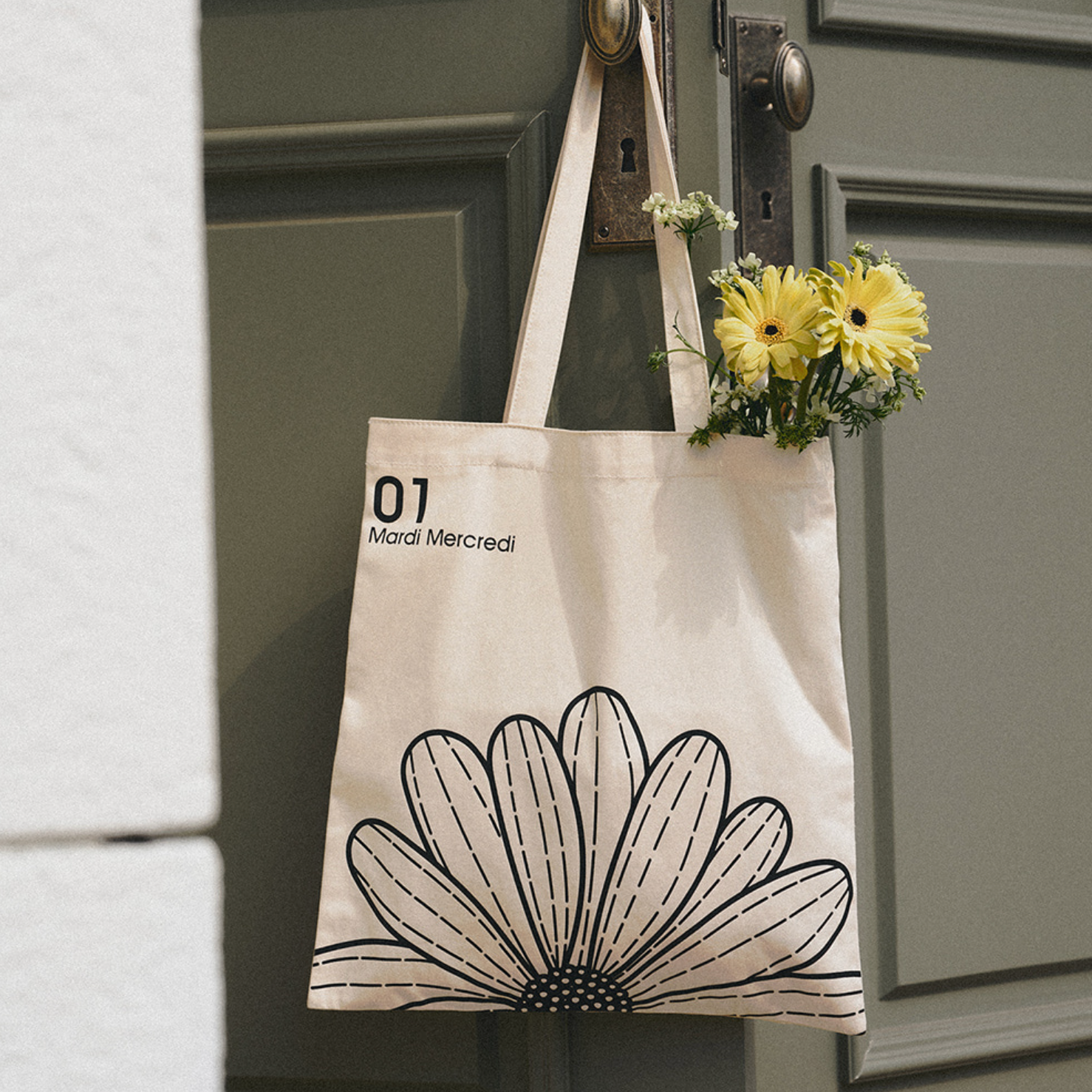 [MARDI MERCREDI] CANVAS BAG FLOWER CREAM BLACK