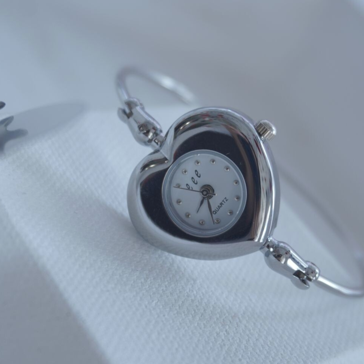 [eee space] 2 HEART WATCH