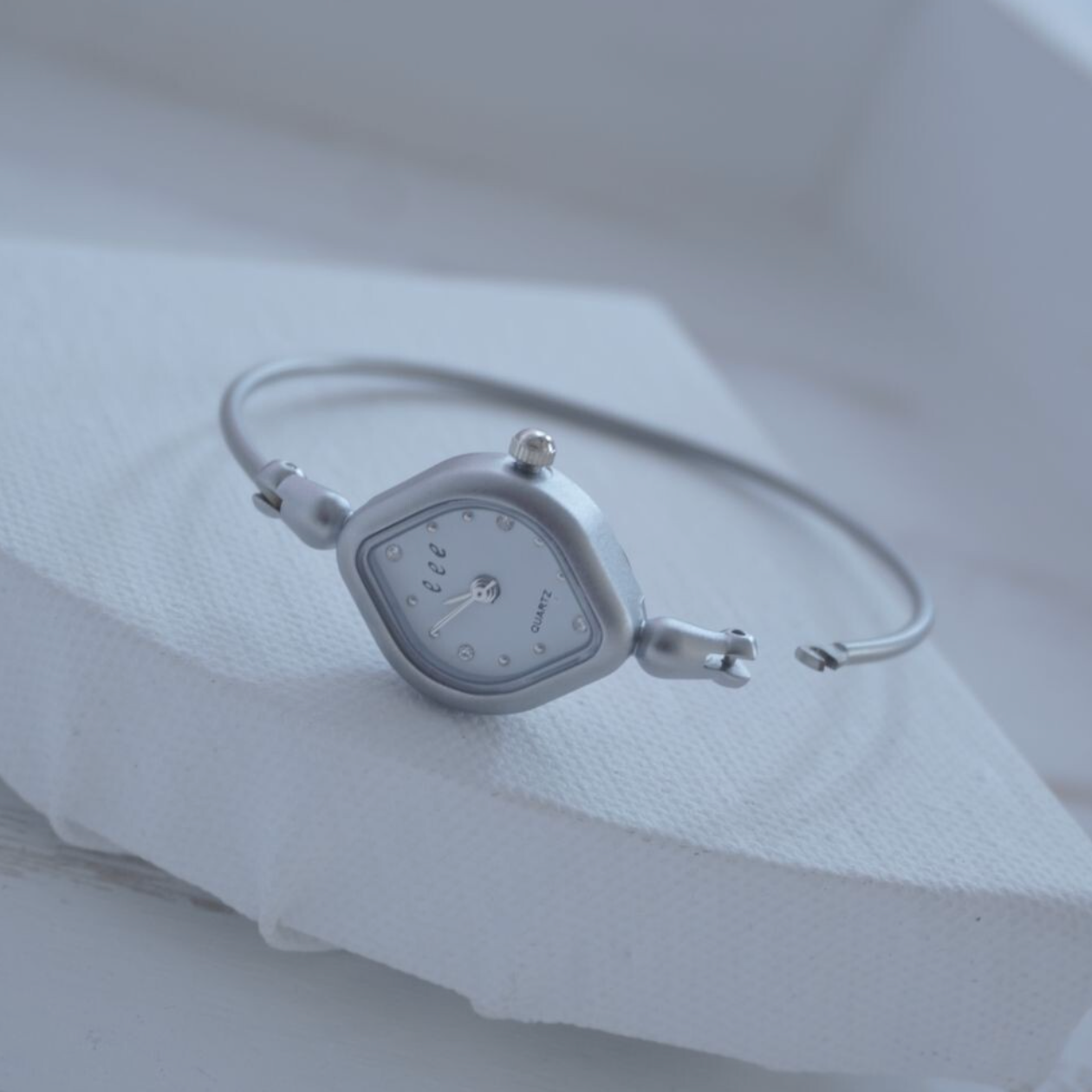 [eee space] 2 DIA WATCH