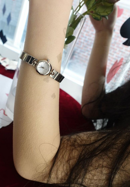 [eee space] CLOVA WATCH