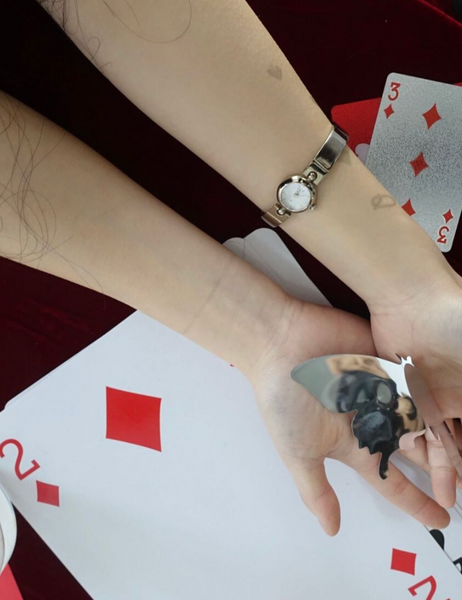 [eee space] CLOVA WATCH