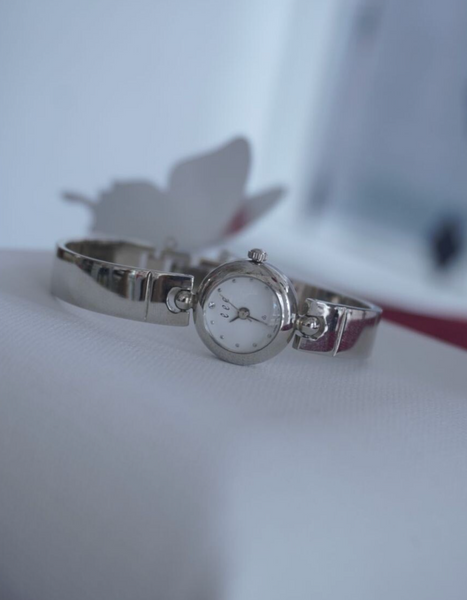 [eee space] CLOVA WATCH