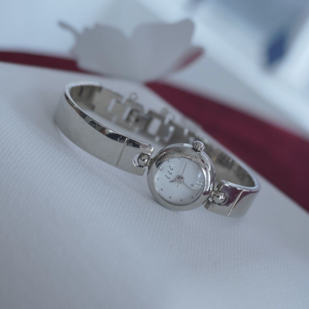 [eee space] CLOVA WATCH