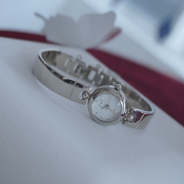 [eee space] CLOVA WATCH