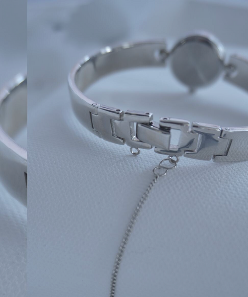 [eee space] CLOVA WATCH