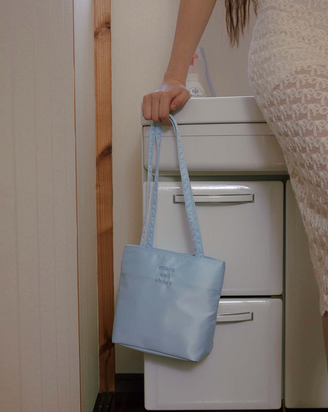 [mucu and ebony] Haze bag Light Blue