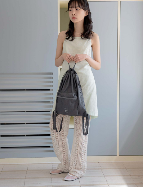 [mucu and ebony] Ridge String Backpack Charcoal