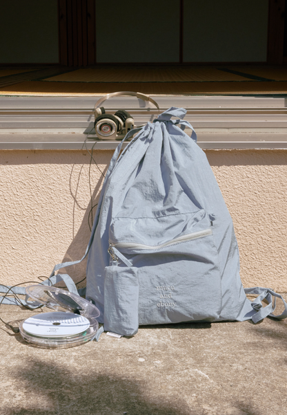 [mucu and ebony] Ridge String Backpack Misty Blue