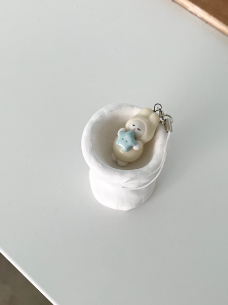 [flo.d studio] Dorong Star Bunny Keyring