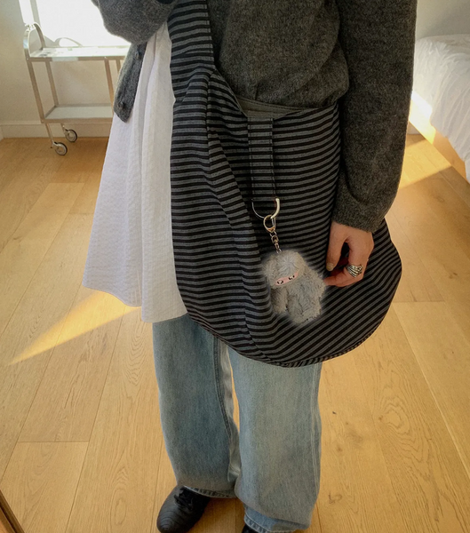 [ITZAVIBE] REVERSIBLE STRIPE BAG